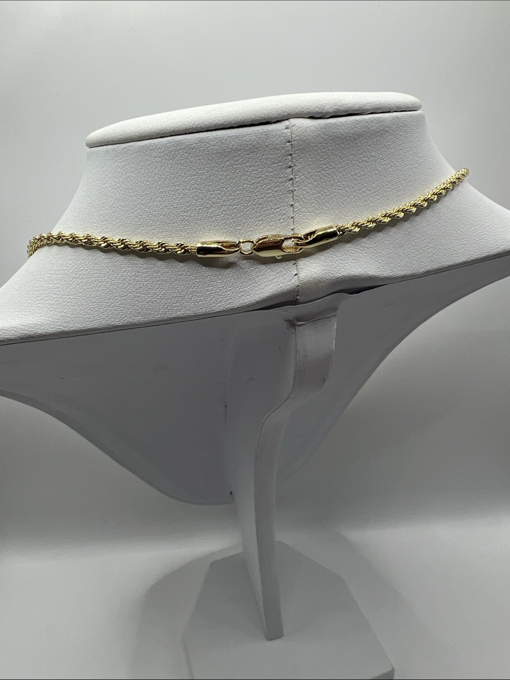 1387. 18k Gold Plated Heart Pendant With Crystal Accents 18k Gold Plated Chain - Picture 10 of 10